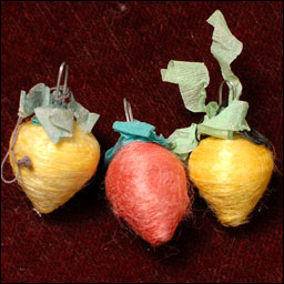Antique Christmas ornament - cotton BERRIES