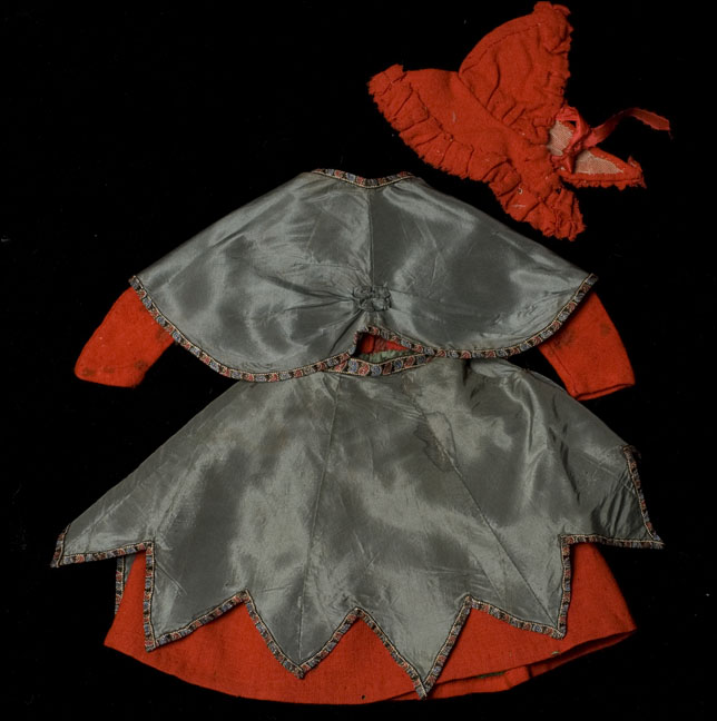 Antique woll dress + Hat