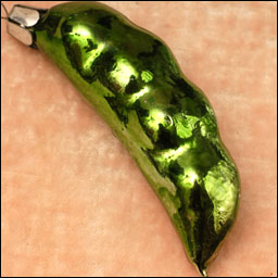 Antique Christmas ornament - PEAPOD