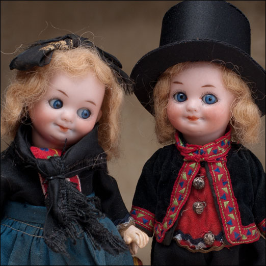 Pair of Googly dolls by AM