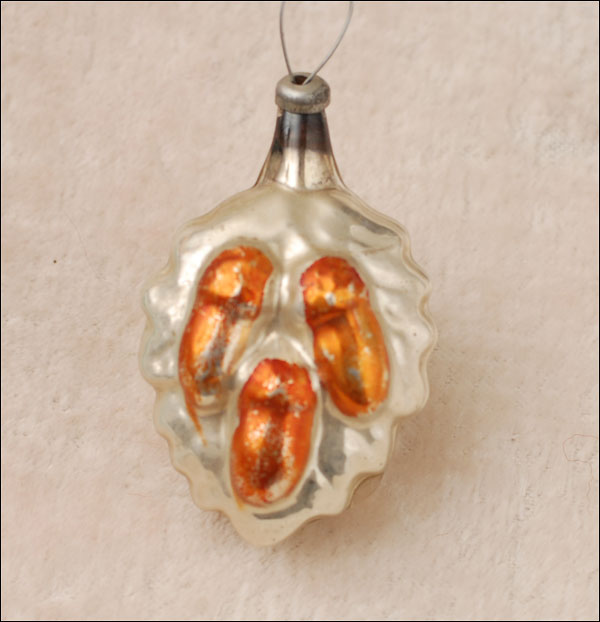 Antique Christmas ornament ACORNS AND OAK LEAF