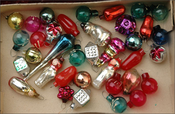 Set of antique miniature Christmas ornament in Original Box