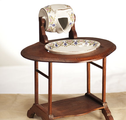 Antique washstand w/ porcelain set
