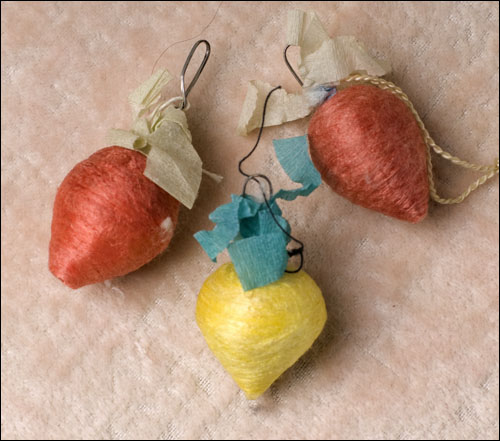 Antique Christmas ornament - cotton BERRIES