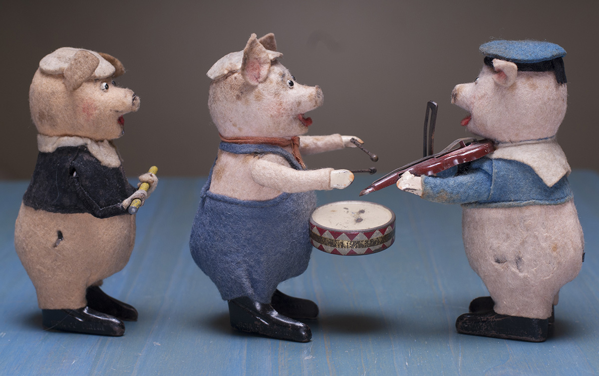 VINTAGE GERMAN SCHUCO THREE LITTLE PIGS ORCHESTRA, WIND UP KEYWIND TIN