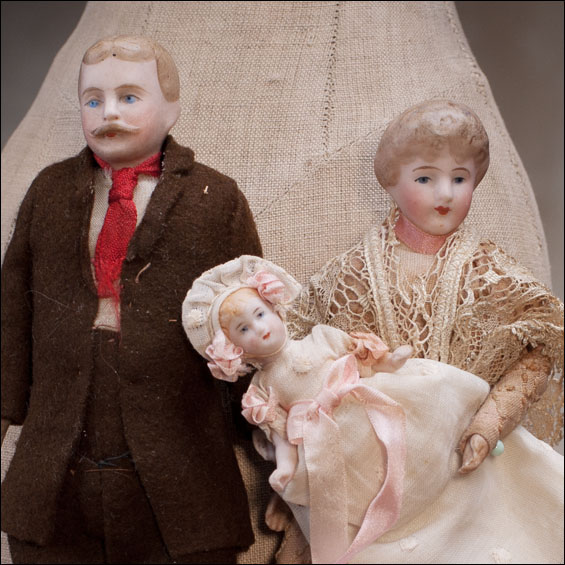 Three dolls dollhouse