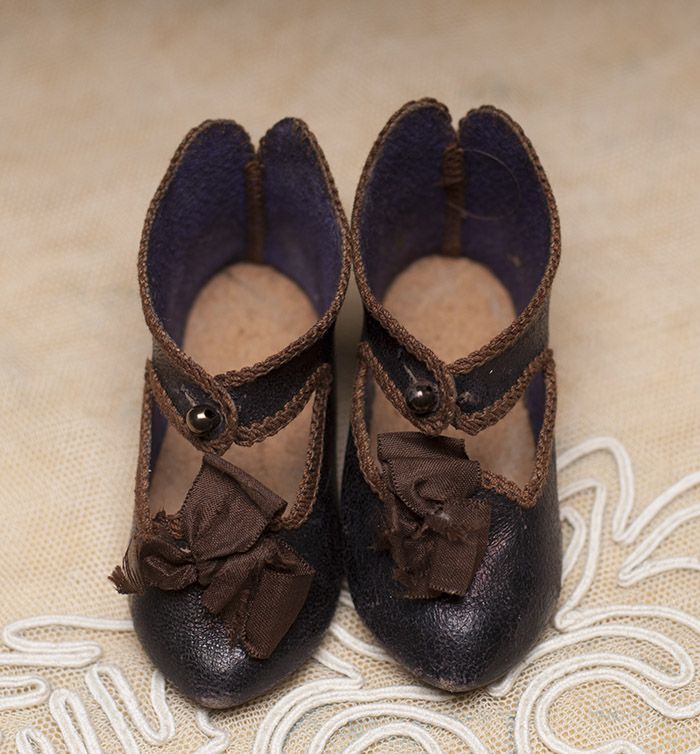 Antique original Jumeau shoes