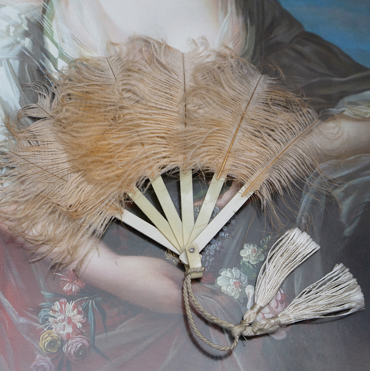 Antique fashion doll fan
