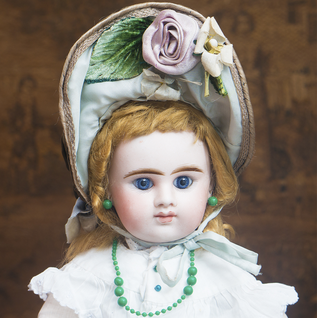 Denamur closed mouth doll