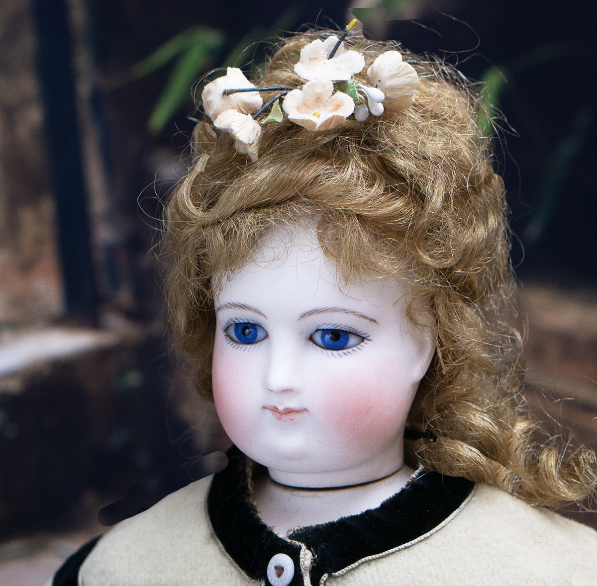 Early Simonne fashion doll