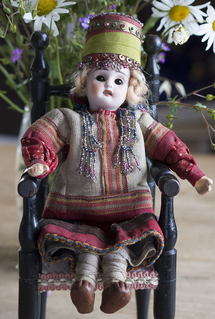 Редкая куколка русском в оригинальном костюме из Бартрамовских мастерских