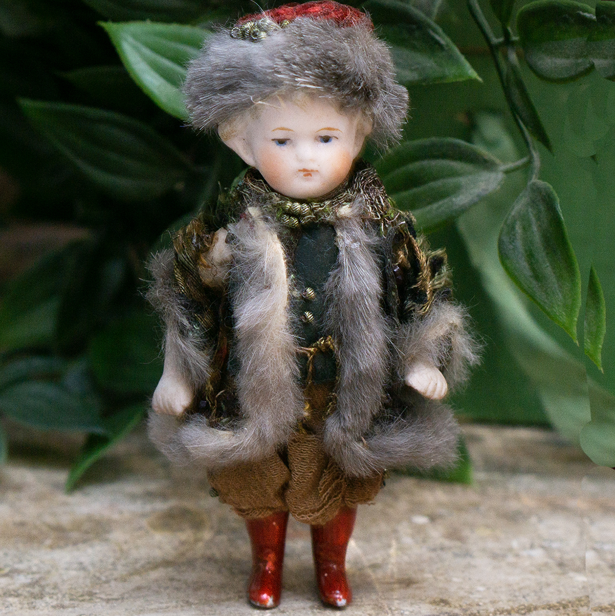Antique mignonette in russian costume