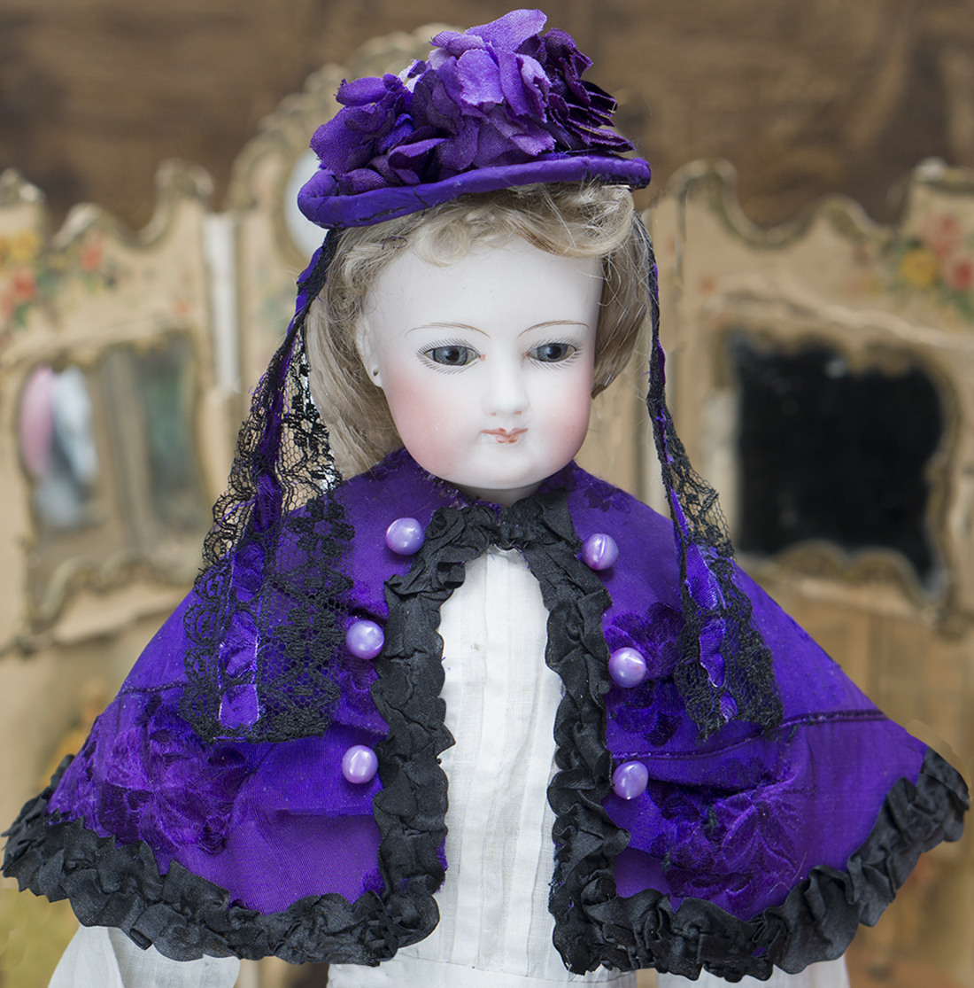 Antique doll set