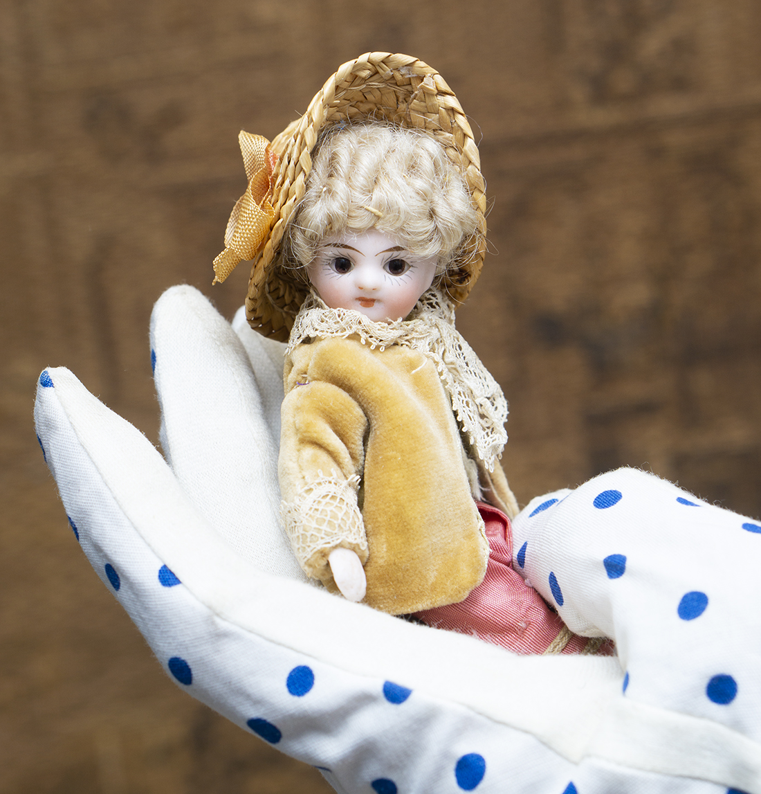 Mignonette doll 4 1/2in