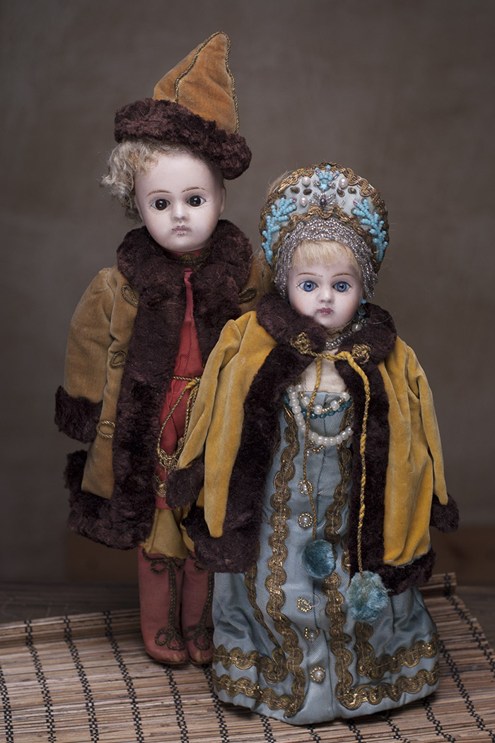 Две русские куклы