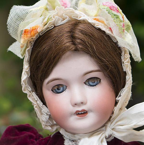 Unis France doll