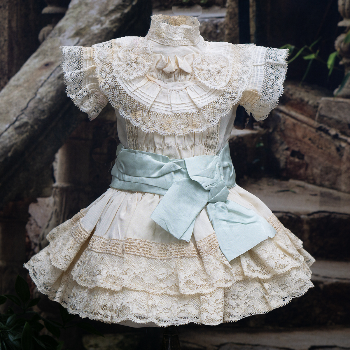 Antique dilk dress for bebe 15-16in