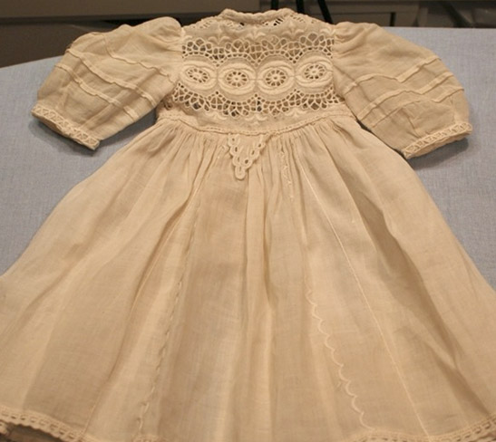 Bebe doll Clothes. Antique dolls at Respectfulbear.com