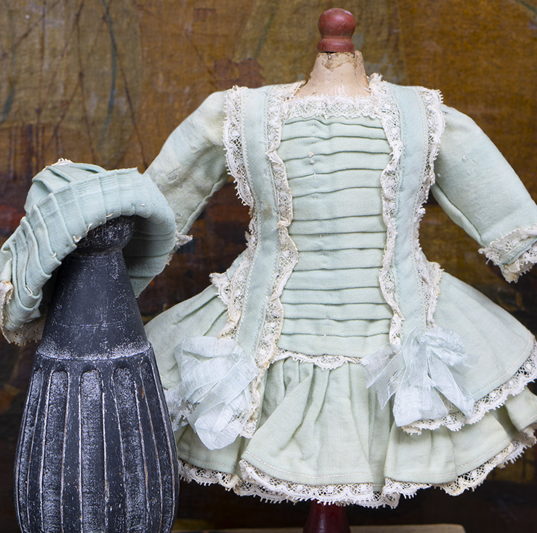 Antique doll dress and hat