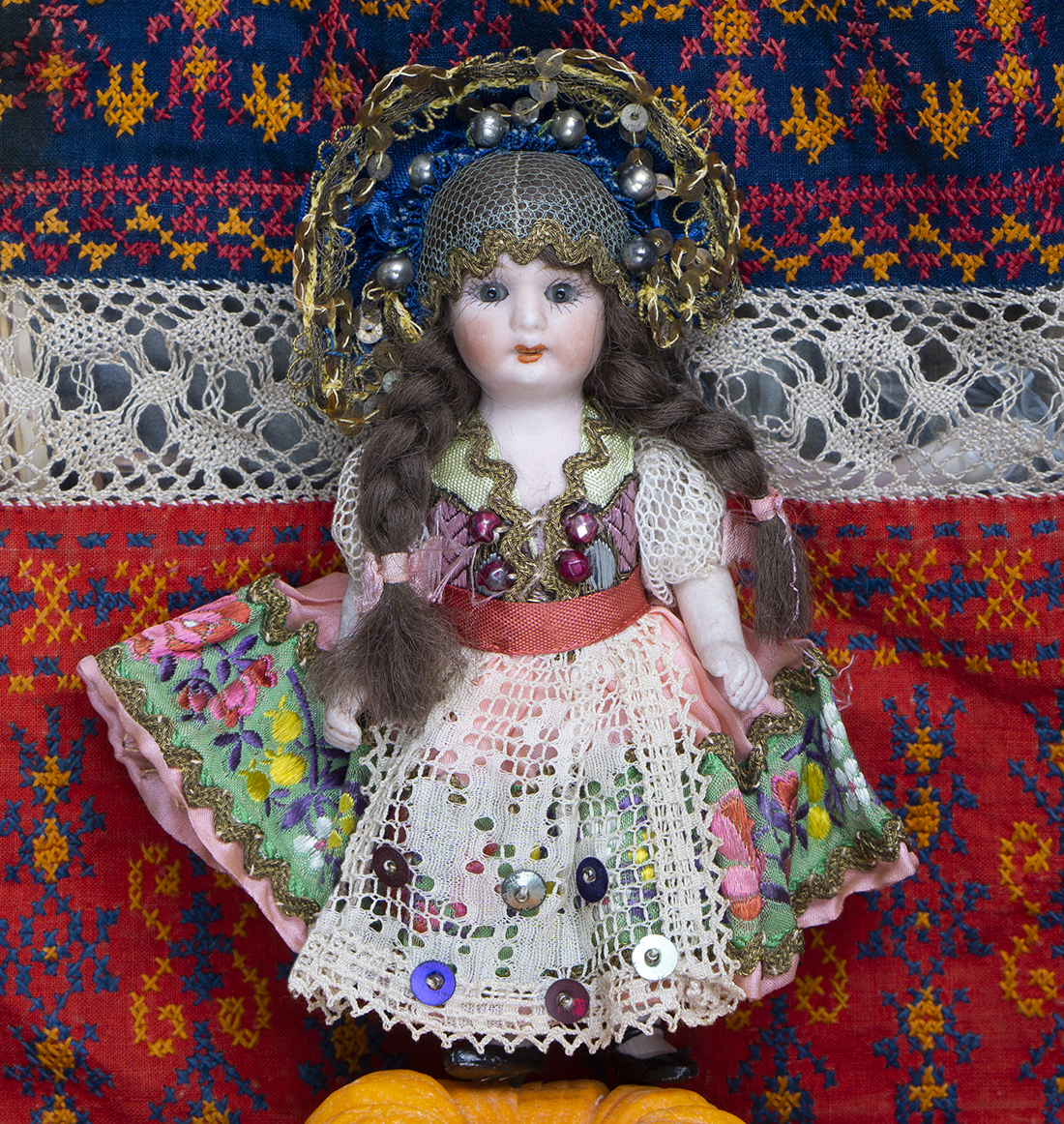 13cm Немецкая куколка в русском костюме