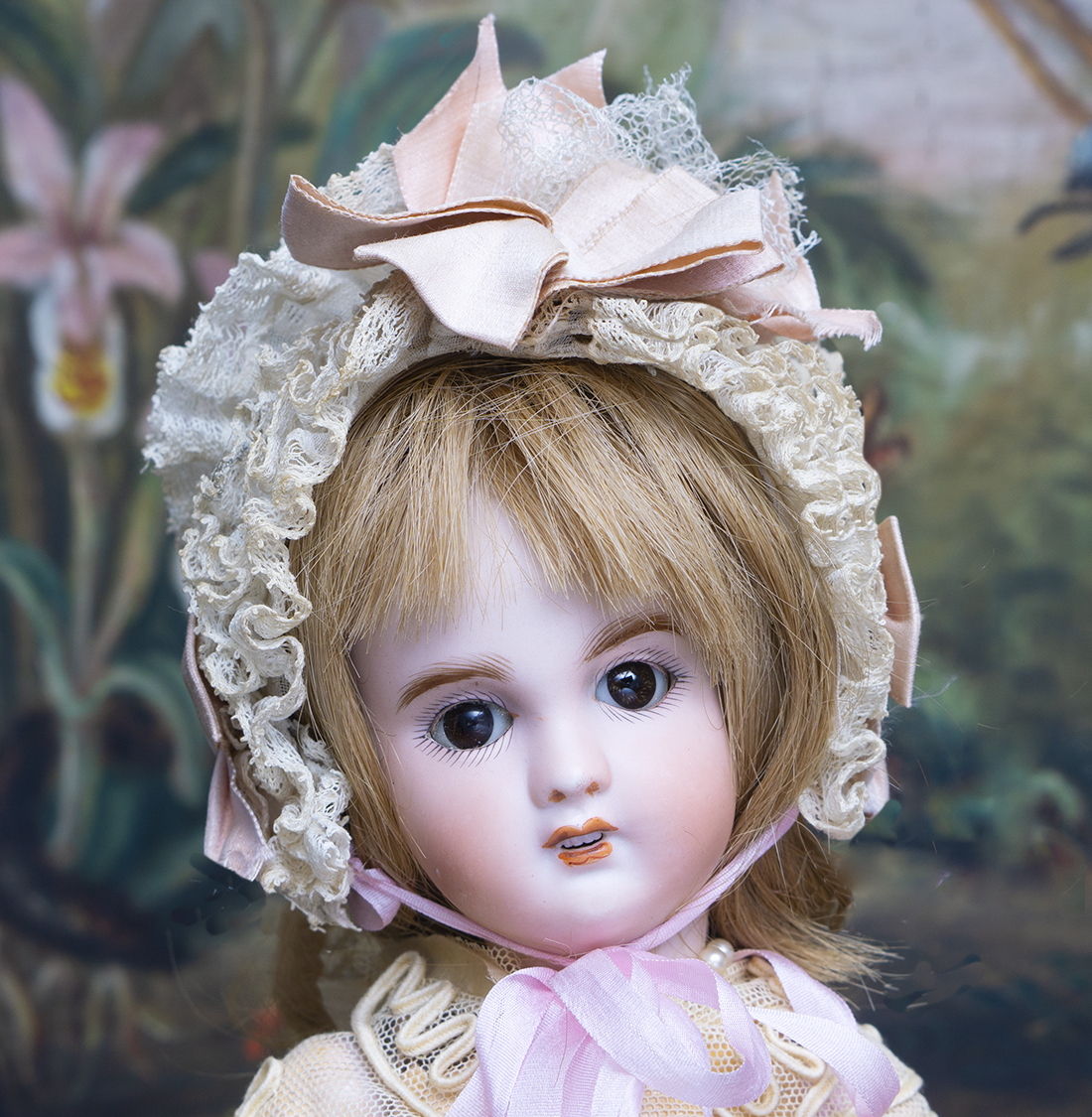 Antique doll Bonnet