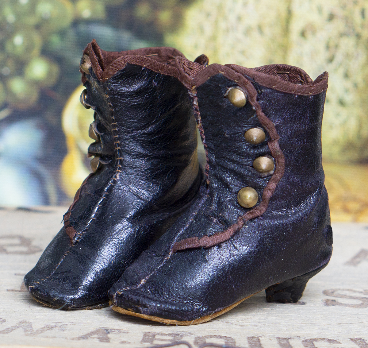 ANTIQUE DOLL BOOTS