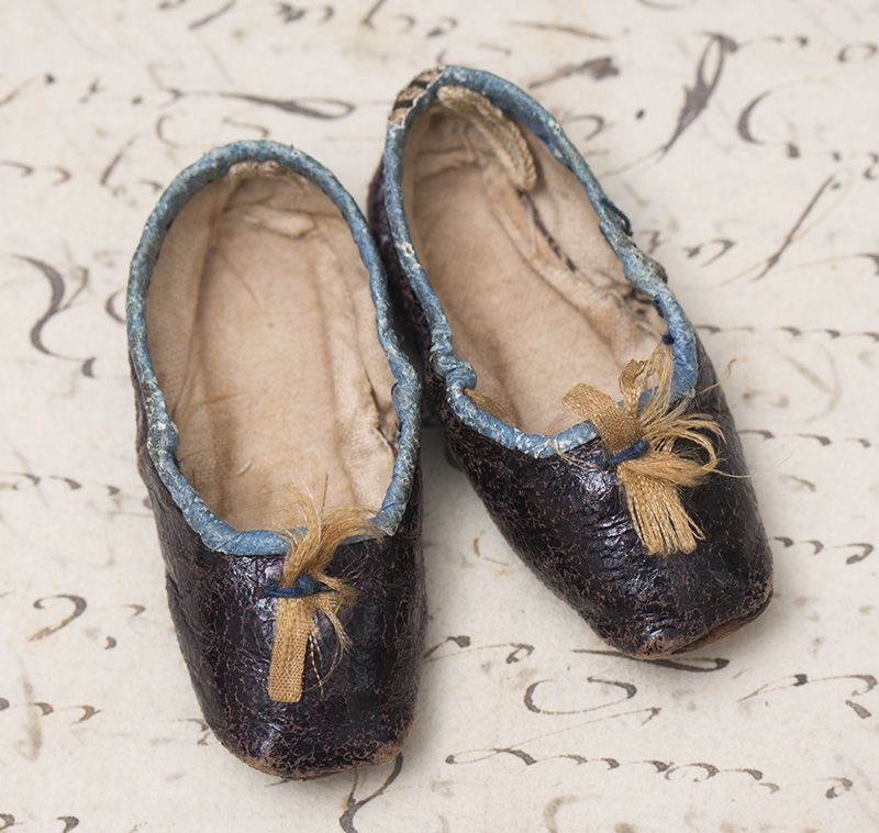 Early Mode Enfantine Slippers for French Fashion
