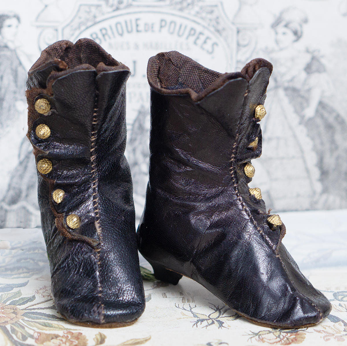 Antique fashion shoes