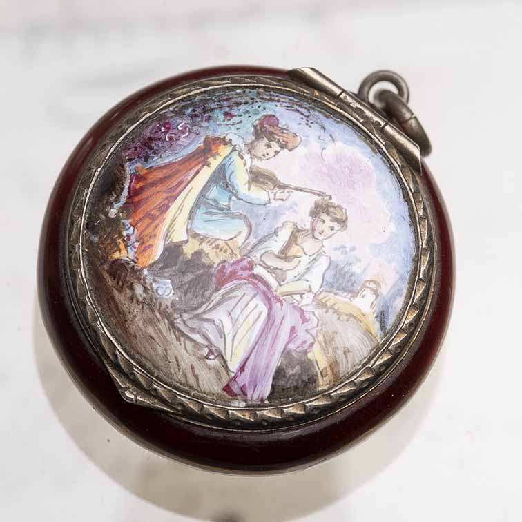 Miniature silver box 