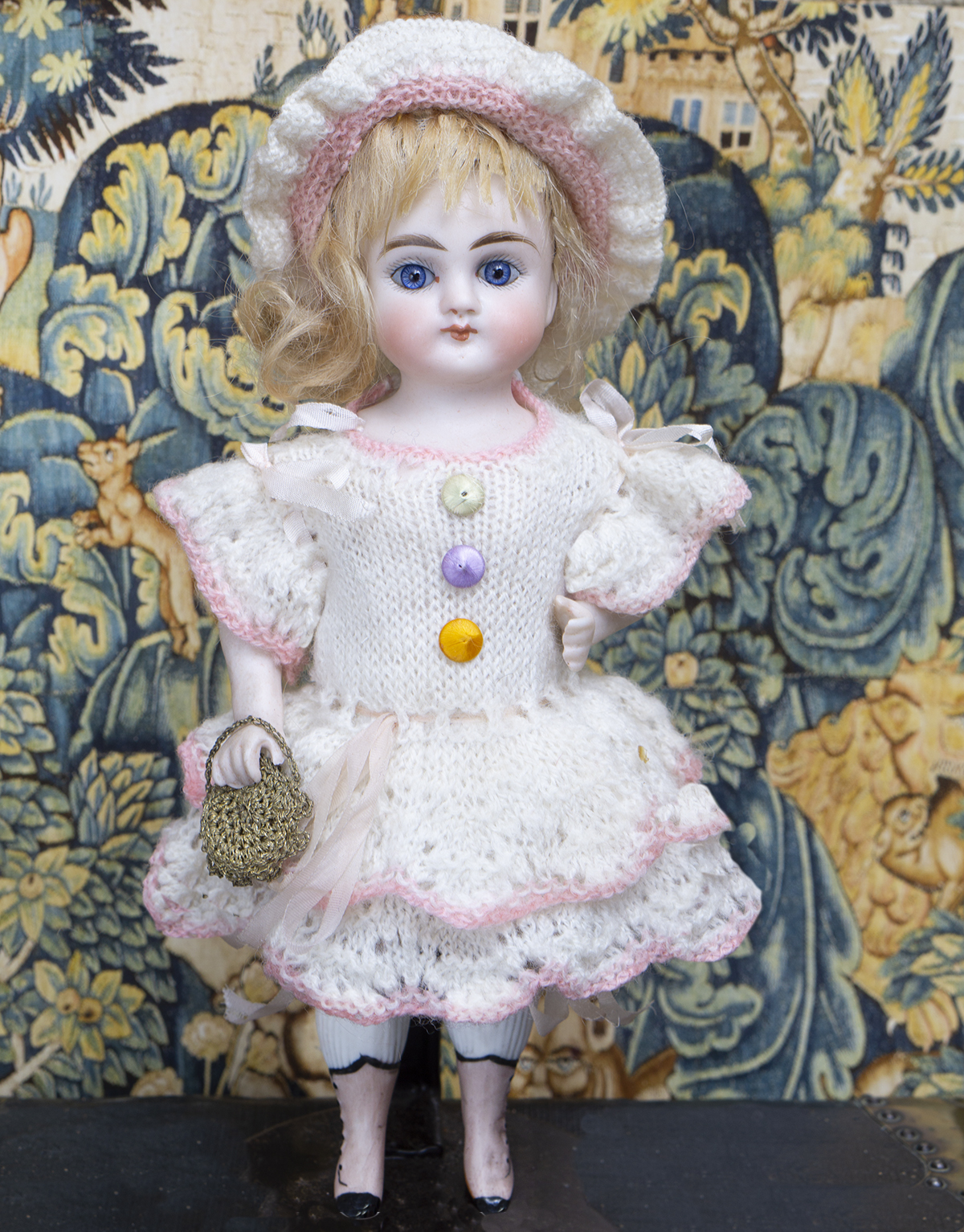 19см Немецкая фарфоровая куколка в оригинальном платье