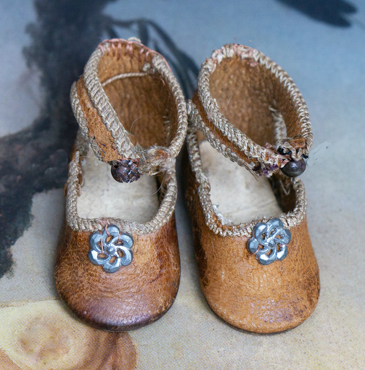 Antique shoes size 4