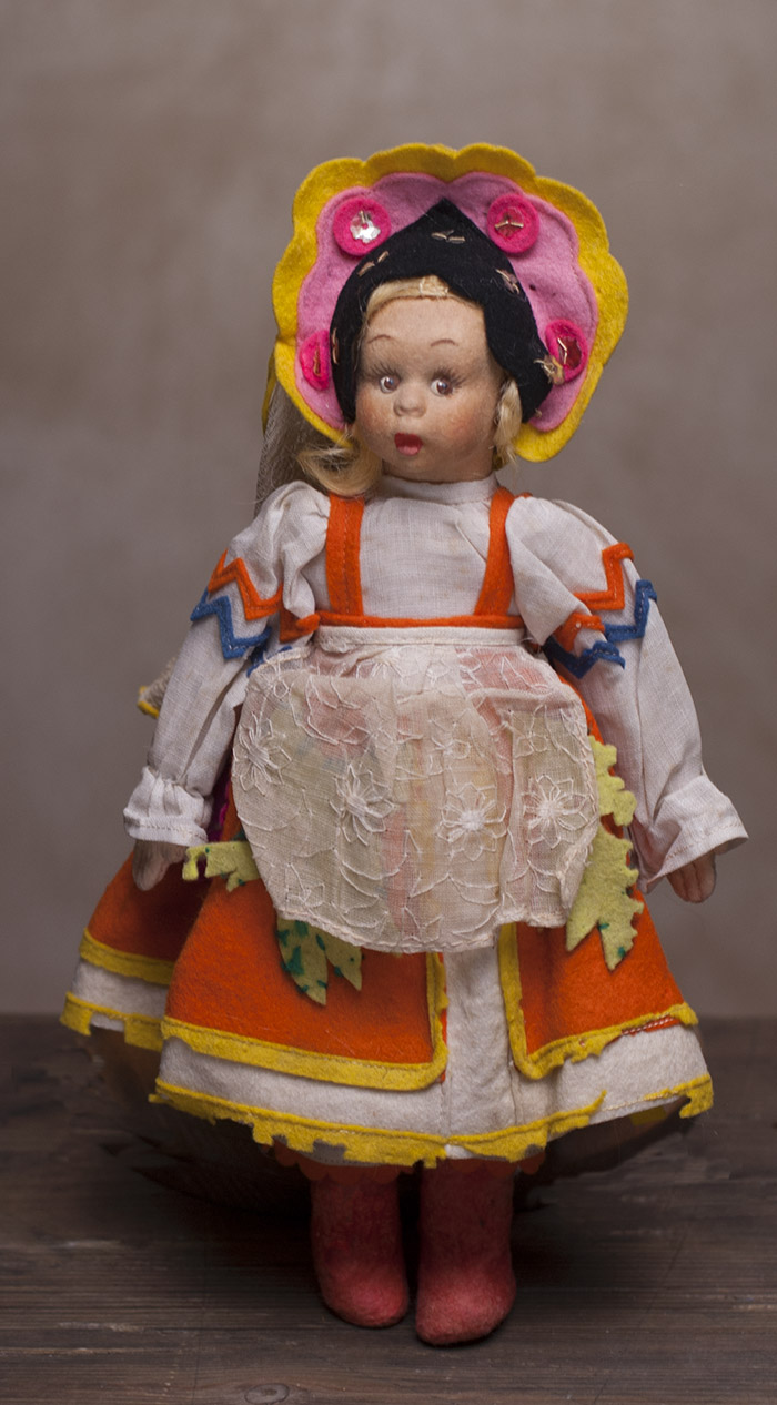 Кукла LENCI в русском костюме